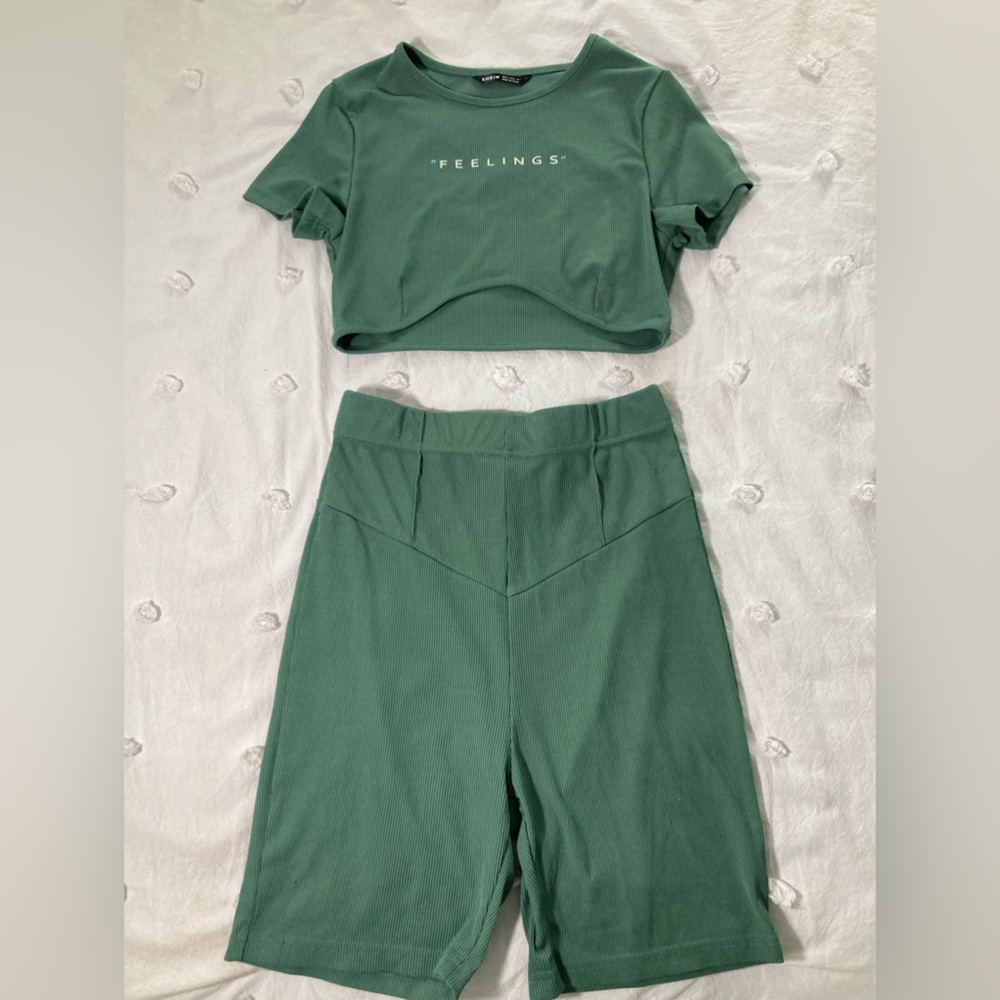 Two piece set